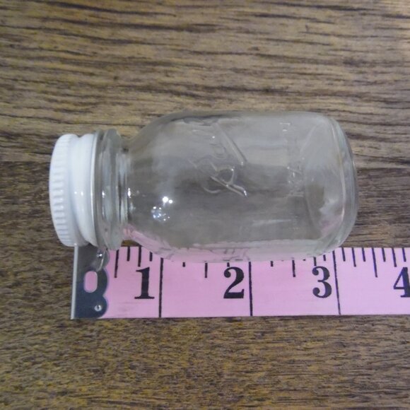 Salt And Pepper shakers--glass with metal lids in the shape of Ball Canning jars - Picture 6 of 7